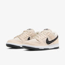 Albino & Preto x SB Dunk Low Pearl White