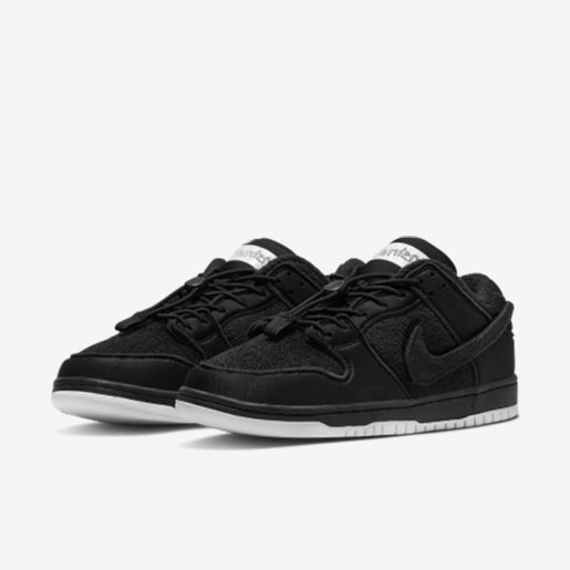 SB Dunk Low Gnarhunters