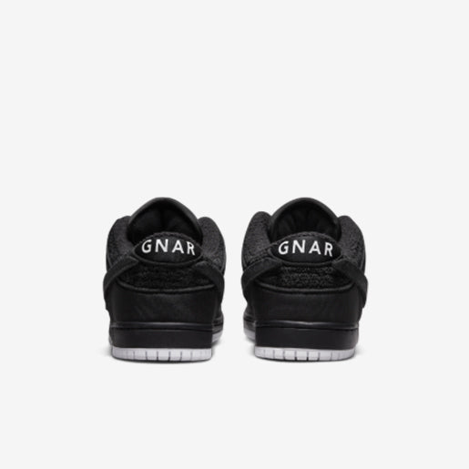 SB Dunk Low Gnarhunters