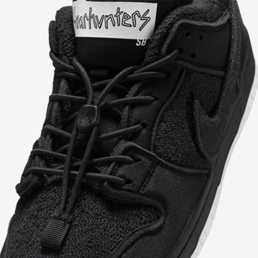 SB Dunk Low Gnarhunters