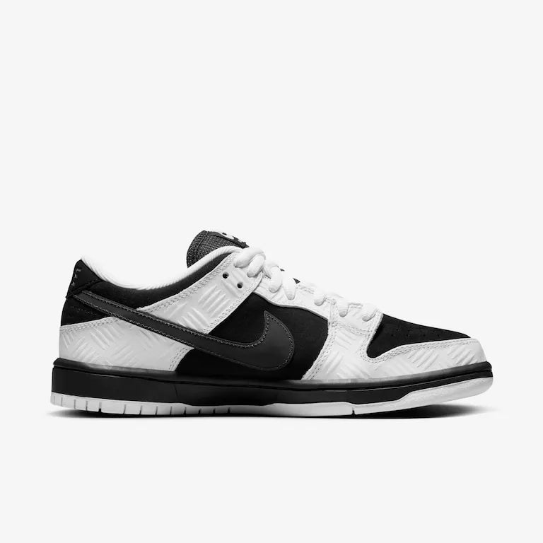 TIGHTBOOTH x SB Dunk Low Black White